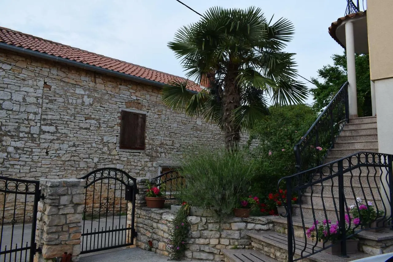 Guest house Studio Apartman Mia Tar-Vabriga